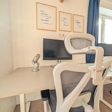 Dvnest - Premium 1br Designed For Remote Work 波尔图
